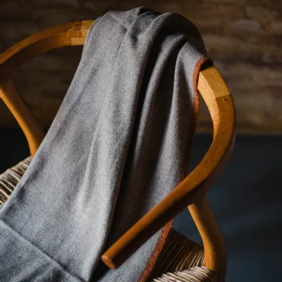 Unique pieces - QOMOLANGMA PEAK THROW - HIMALAYAN HERMITAGE