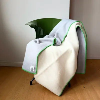 Plaids - Plaid couverture en laine, Gris Vert Pomme - WOOL ONLY BY JOWOLLINA