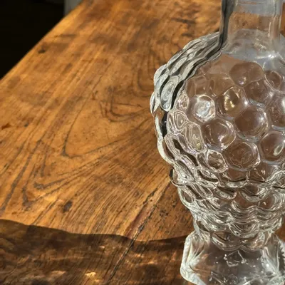 Carafes - Carafe à bouchon en forme de grappe de raisin H27 - OFFICE OBJETS