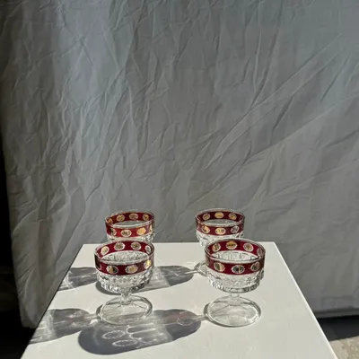 Stemware - 4 small red and gold Italy stemmed glasses - OFFICE OBJETS