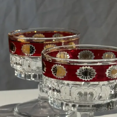 Verres à pied - 4 petits verres à pied rouge et doré Italy - OFFICE OBJETS