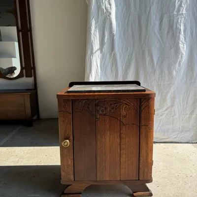 Autres tables  - Chevet Art déco en bois à plateau de marbre et un tiroir - OFFICE OBJETS