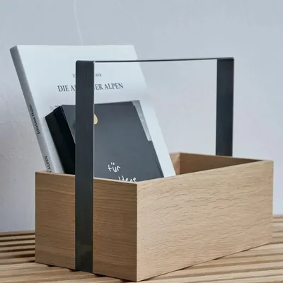 Objets design - Boîte en chêne avec poignée en acier noir - RAUMGESTALT