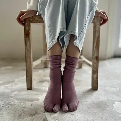 Chaussettes - Chaussettes femmes 5 orteils, longues en soie naturelle - YUITO  CO. LTD