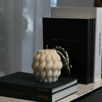 Bougies - Bougie Sculpturale Twirl – Forme Courbée Géométrique - QUIET