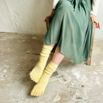 Chaussettes - Chaussettes femmes 5 orteils, taille haute en soie naturelle - YUITO CO. LTD