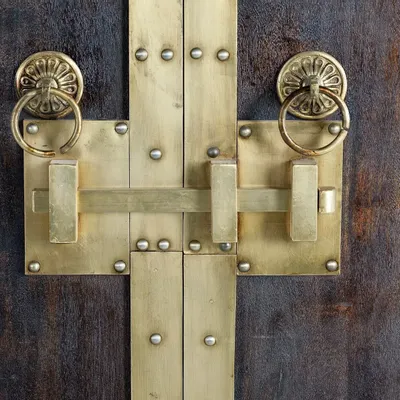 Wardrobe - Wooden cabinet and dark walnut bronze details - GINER Y COLOMER