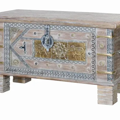 Storage boxes - Old white mango wood chest - GINER Y COLOMER
