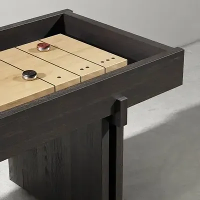 Tables de jeux - Shuffleboard Table – Table de jeu en chêne massif, cuir et fonte - LIVINGSTONE