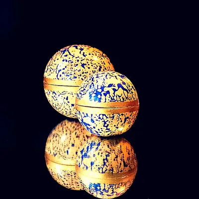 Gifts - Bollywood Globe Candle with Woody Saffron - PONPON CURIOSITAS