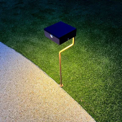 Lampadaires extérieurs - Borne solaire TEE - LYX LUMINAIRES