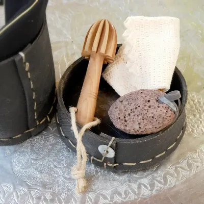 Objets de décoration - Vide-poche ou porte savon en pneu recyclé - KARAWAN AUTHENTIC