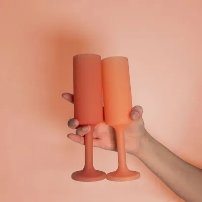 Outdoor pools - SEFF - unbreakable silicone champagne flutes - PORTER GREEN