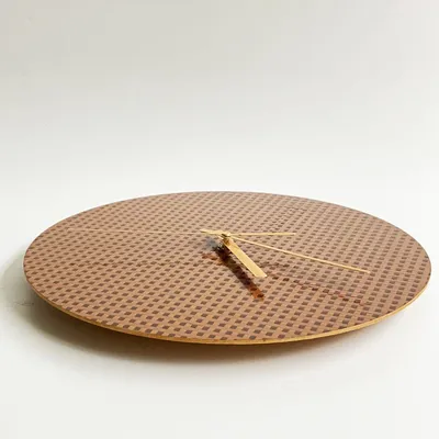 Aménagements pour bureau - L'horloge MusicCloth® tourne dans le sens inverse - REHYPHEN