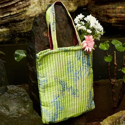 Sacs et cabas - Des sacs à provisions fabriqués à la main et recyclés à partir de sari - I WAS A SARI