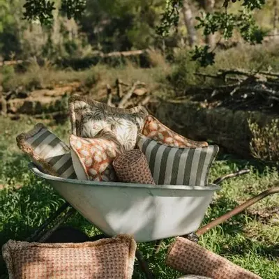 Tissus pour extérieurs - Coussin traversin Janis Orange - PALAIS SUSTAINABLE LUXURY