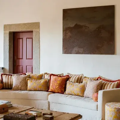 Tissus pour extérieurs - Coussin Jackie Caramel & Écru - PALAIS SUSTAINABLE LUXURY