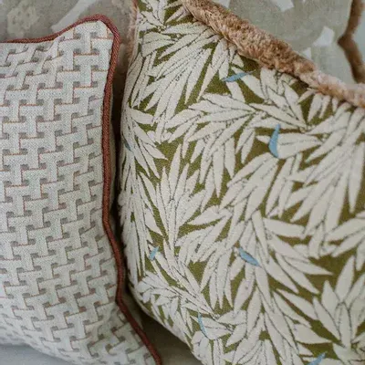 Tissus pour extérieurs - Coussin Yoko Olive - PALAIS SUSTAINABLE LUXURY