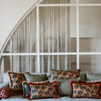 Tissus pour extérieurs - Coussin Réversible Janis Mousse & Olive x Laura Mousse & Caramel - PALAIS SUSTAINABLE LUXURY