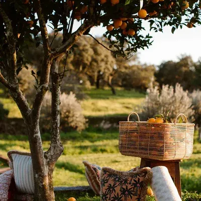 Tissus pour extérieurs - Coussin Réversible Laura Mousse & Caramel x Jackie Caramel & Écru - PALAIS SUSTAINABLE LUXURY