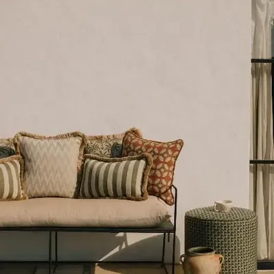 Tissus pour extérieurs - Coussin Réversible Laura Olive & Épices x Jackie Olive & Écru - PALAIS SUSTAINABLE LUXURY