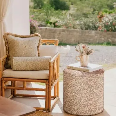 Ottomans - Pouf Maya Rose & Ecru - PALAIS SUSTAINABLE LUXURY