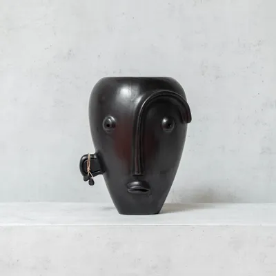 Unique pieces - Black Clay Head Vase with Earring - HUAKAL