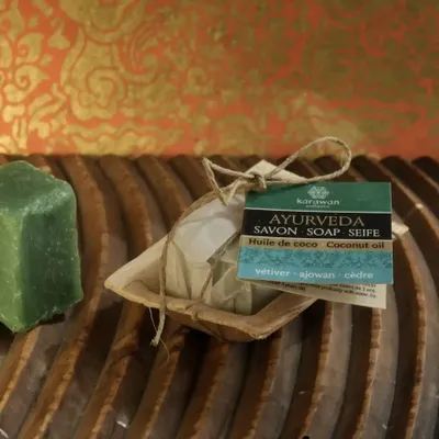 Savons - SAVON SOLIDE AYURVEDIQUE - VETIVER - PETIT FORMAT - KARAWAN AUTHENTIC