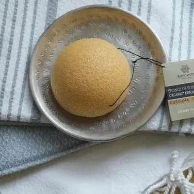 Beauty products - ORGANIC KONJAC SPONGE ENRICHED WITH TURMERIC - IN A BOX - KARAWAN AUTHENTIC