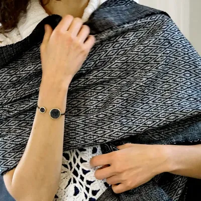Foulards et écharpes - ETOLE EN SOIE ERI "ESHANI" GRIS ARGENT - KARAWAN AUTHENTIC