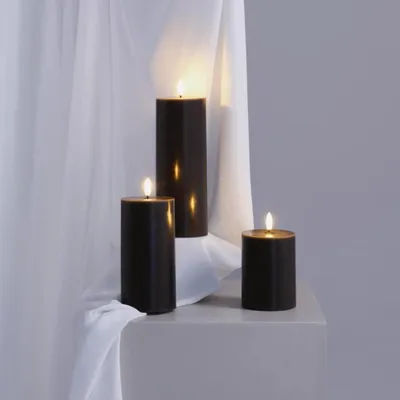 Éclairage LED - Seasonal Colours Pillar Candles Silk - MOODS & MORE