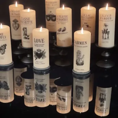 Objets de décoration - CIERGE TATOUÉ - BOUGIE PILIER - Madame Butterfly - UN SOIR A L'OPERA