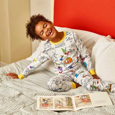 Loisirs créatifs pour enfant - Pyjama à colorier contes de fées et légendes - EATSLEEPDOODLE