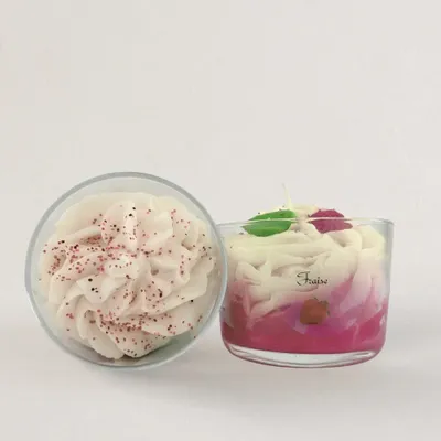 Gifts - Strawberry scented candle - 150 ml - MURI CREATIONS