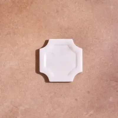 Plateaux - Plateaux en marbre blanc avec contour - BE HOME