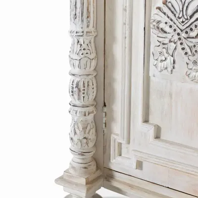 Wardrobe - Aged white mango wood cabinet with a sophisticated touch - GINER Y COLOMER