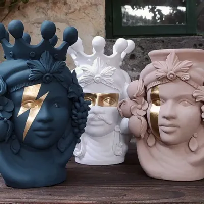 Sculptures, statuettes and miniatures - CATANIA - MOSCHE BIANCHE