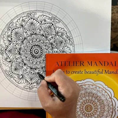 Gifts - "Atelier Mandala for Everyone" ® book – learn to draw your own mandala - ATELIER MANDALA