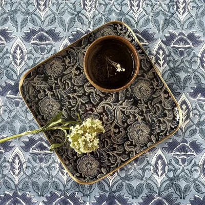 Trays - Plateaux métal émaillé - MAISON LILO