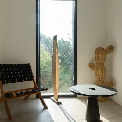 Coffee tables - Coffee table with black stone top, black foot - Ikone - Diameter 60cm - C'EST BIEN FAIT