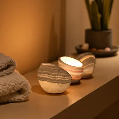 Bougeoirs et photophores  - Bougeoir en albâtre de luxe, design élégant et artisanal, bougie chauf - MAISON ZOE