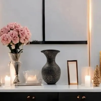 Vases - Damask Vase – Red Copper - Black/Gold Finish - hammered - Unique 20cm - MAISON ZOE