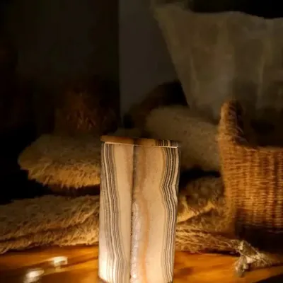 Lampes de bureau  - Lampe de table Pillar - pierre d'albâtre- fait main et écologique 30cm - MAISON ZOE