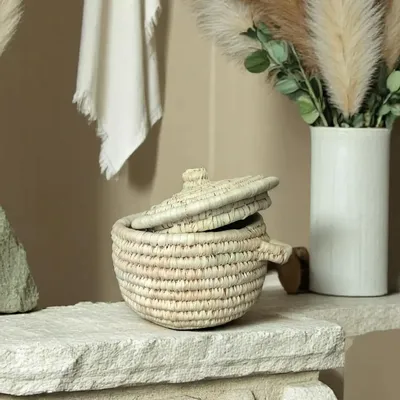 Boîtes de rangement  - Panier en paille Wilery -Tissé à main avec des touches de laine coloré - MAISON ZOE