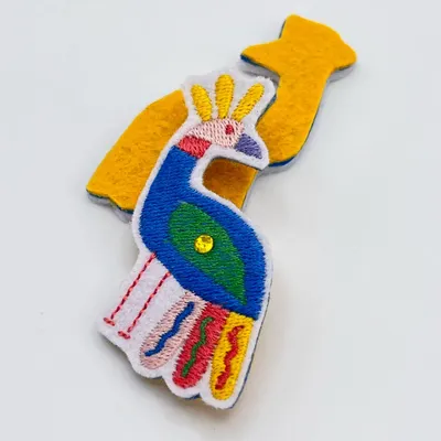 Cadeaux - Pin’s brodé "Paon" – Une touche majestueuse, fait main en France - PETIT POIRIER