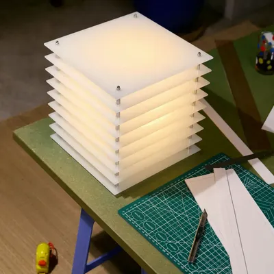 Lampes de bureau - Lampe LOP grande carrée en acrylique laiteux - BANG