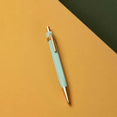 Assiettes au quotidien - Stylo à bille Glamour Evolve - Ocean Sustainable - YSTUDIO