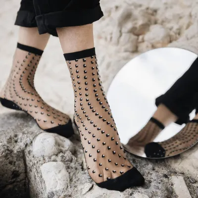 Cadeaux - Crescent Dunes Black 39-41 : chaussettes transparentes à pois - ATELIER ST EUSTACHE
