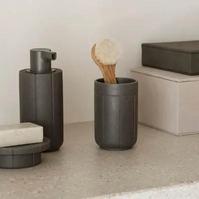 Toilet brushes - KUA Bathrrom Accessories - BLOMUS