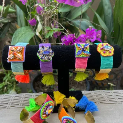 Bracelets - Manchette cuivre martelé brodé - FIL MAIN